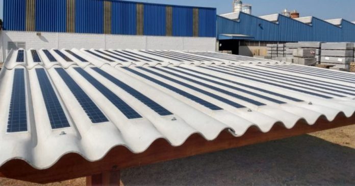 100% limpa: Empresa brasileira lança 1ª telha de fibrocimento que produz energia solar