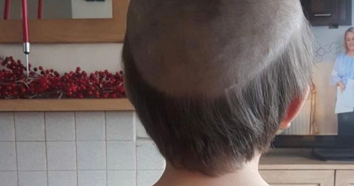 Menino de 5 anos conquista web ao pedir corte de cabelo “igual do avô”