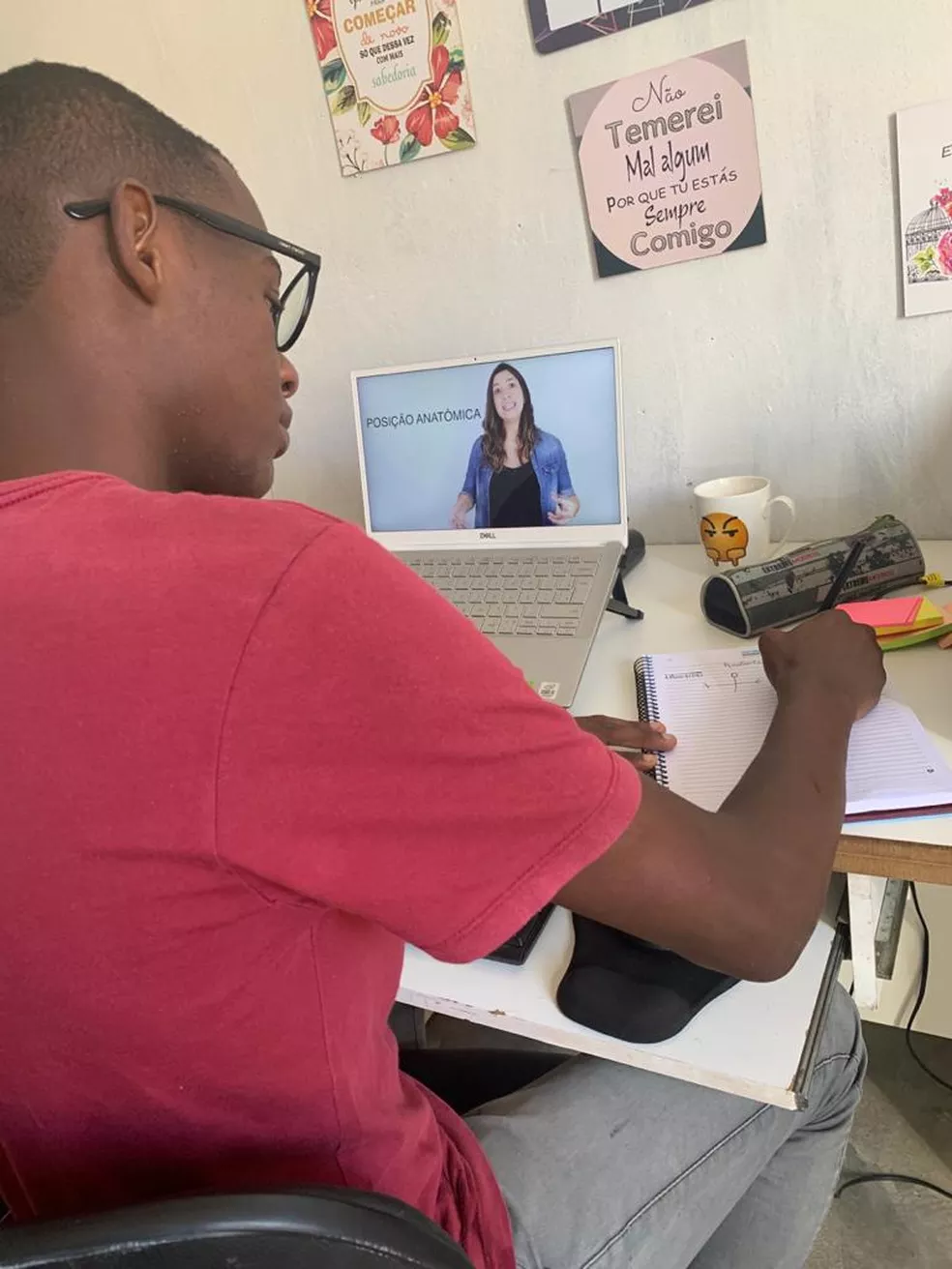 agrandeartedeserfeliz.com - Jovem que passou em Medicina estudando sem energia em casa pede ajuda para pagar despesas