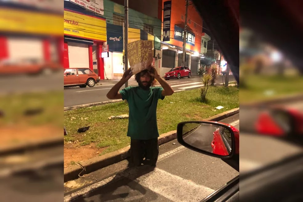 agrandeartedeserfeliz.com - "Toda transformação eu fico ansioso", diz cabeleireiro que ajuda pessoas sem-teto em SP