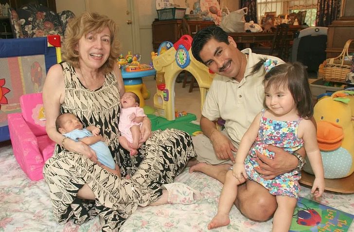 agrandeartedeserfeliz.com - Filha primogênita de 32 anos corta laços com mãe por ela ter tido gêmeos aos 59 anos