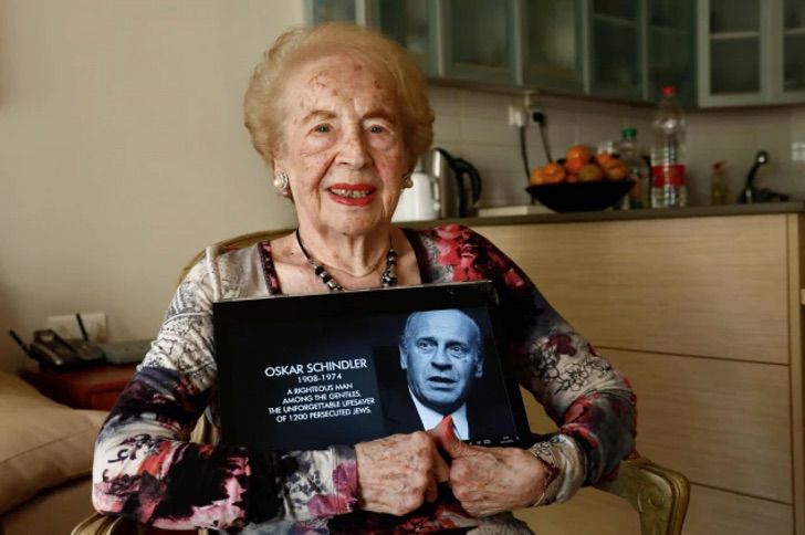 agrandeartedeserfeliz.com - Mulher que escreveu "A Lista de Schindler" e salvou a vida de 1.200 judeus falece aos 107 anos