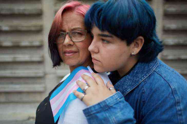 agrandeartedeserfeliz.com - Mãe se torna ativista LGBT para apoiar filho trans e sua comunidade: “Eu faria qualquer coisa por ele”