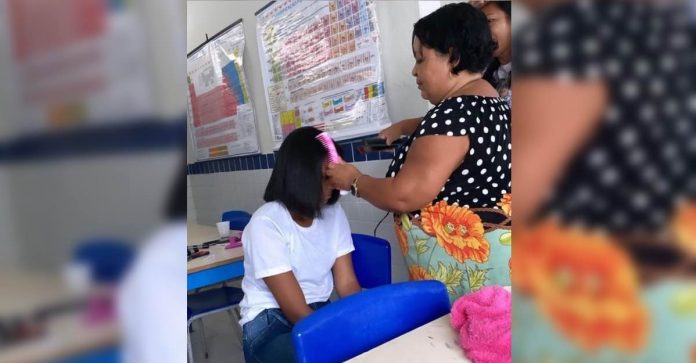“Ela falou que se achava feia”: Secretária de escola apoia menina vítima de bullying com “dia de beleza”