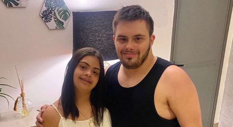 agrandeartedeserfeliz.com - Ivy, filha de Romário, anuncia namoro com rapaz que conheceu em imersão para pessoas com síndrome de Down
