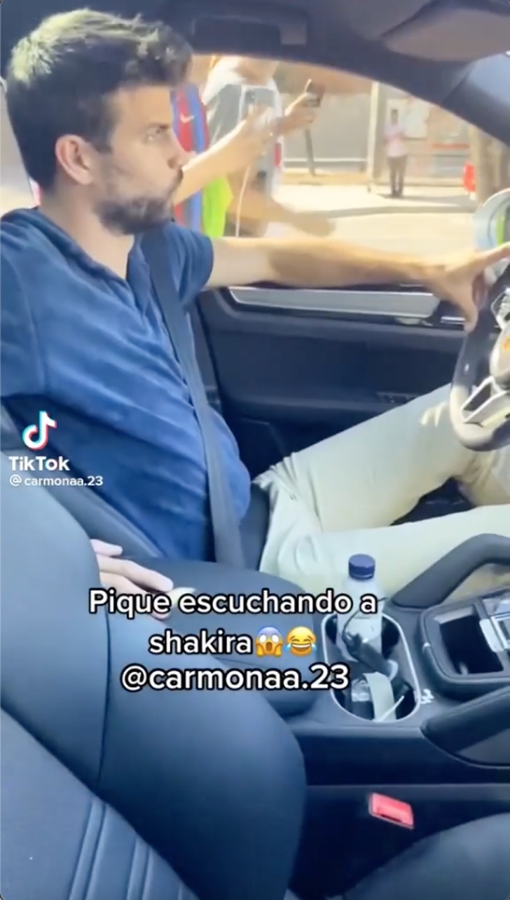 agrandeartedeserfeliz.com - Arrependido? Piqué é flagrado ouvindo música de Shakira no volume máximo enquanto dirigia [VIDEO]