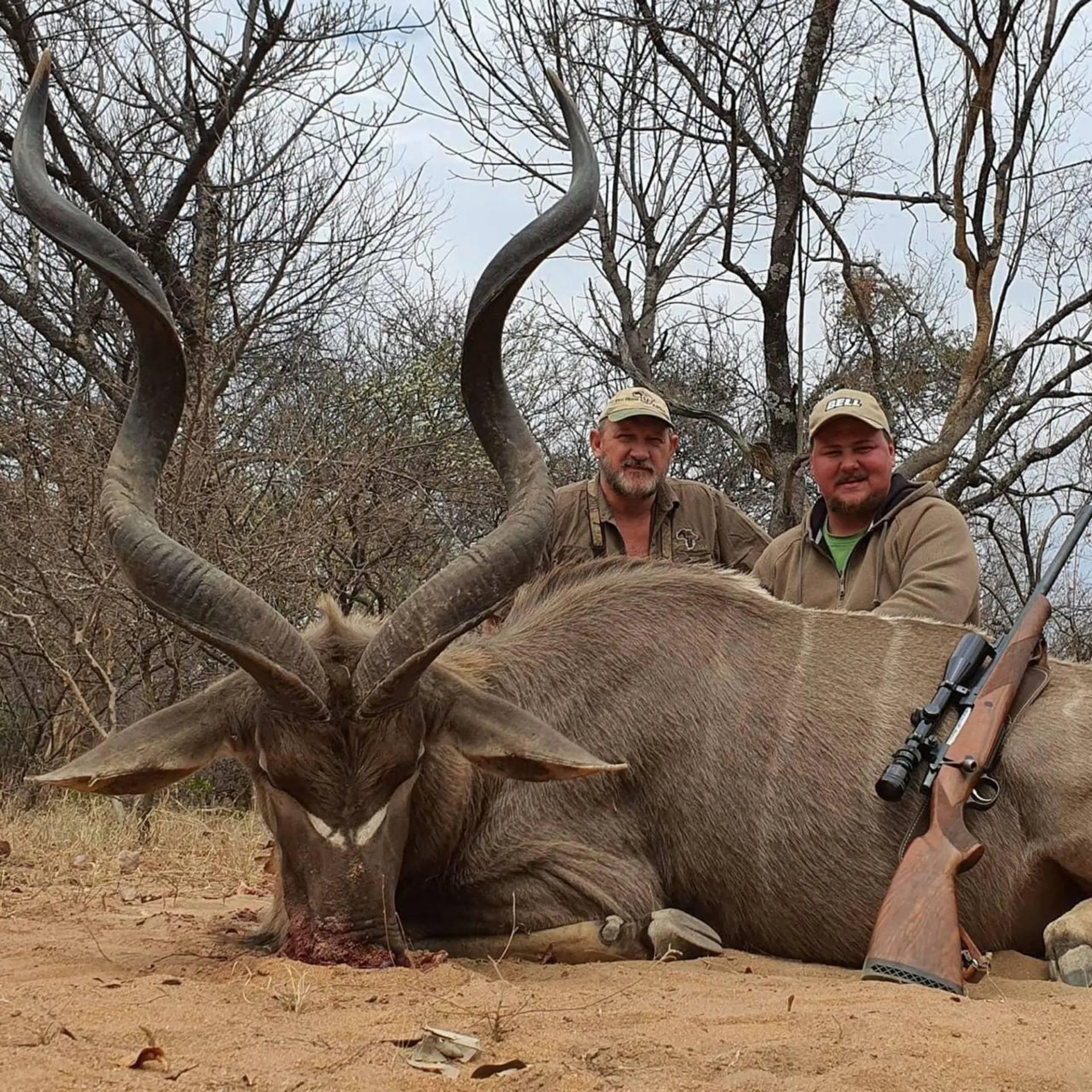 agrandeartedeserfeliz.com - Caçador de animais ameaçados de extinção é assassinado a tiros na África do Sul