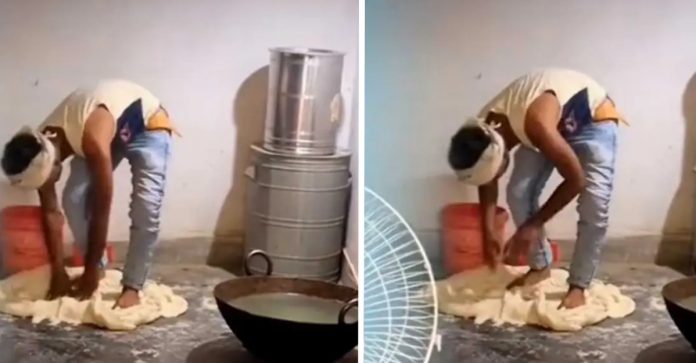 Vendedor de empanadas usa os pés para preparar a massa e recebe chuva de críticas nas redes sociais