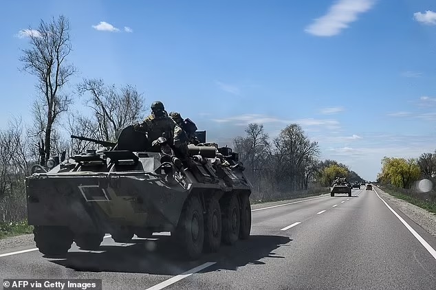 agrandeartedeserfeliz.com - Pai ucraniano pega carona e viaja 800 km para passar 24 horas com esposa e filhos antes da batalha