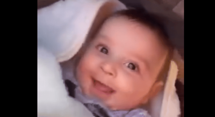 Vídeo mostra como está o bebê de dois meses que foi resgatado após 128 horas na Turquia