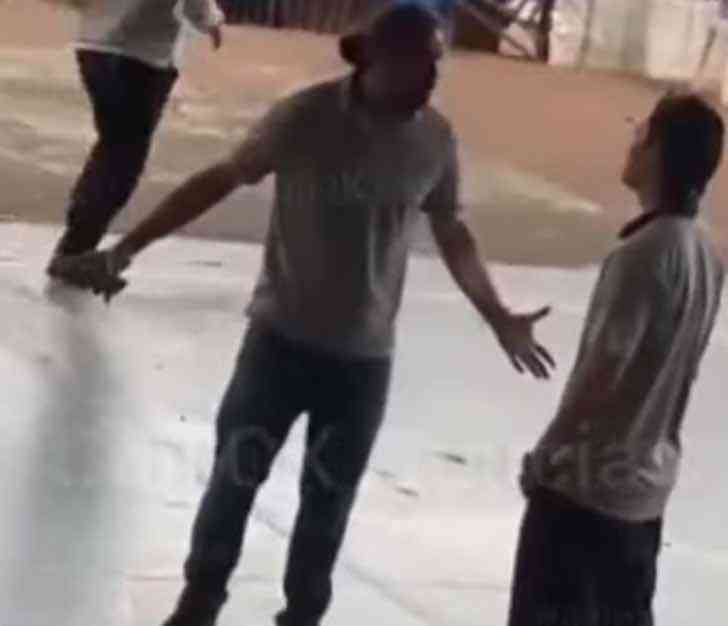 agrandeartedeserfeliz.com - Professor repreende aluno mal educado e acaba sendo suspenso da escola onde leciona [VIDEO]