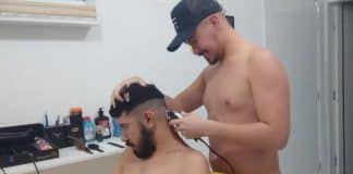 Barbearia naturista em Fortaleza recebe clientes até de outros países: ‘Nudismo é opcional’