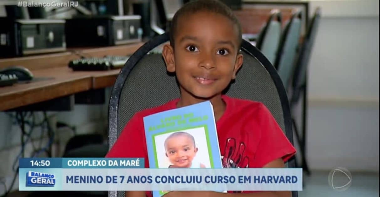 agrandeartedeserfeliz.com - Com apenas 7 anos, menino que mora em comunidade carente do Rio conclui curso em Harvard