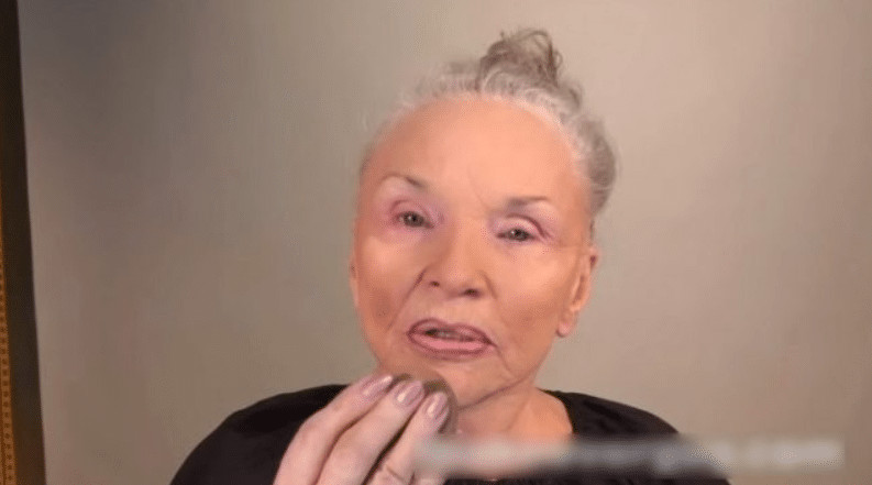 agrandeartedeserfeliz.com - "1 milh&atilde;o de visualiza&ccedil;&otilde;es por dia?": veja como maquiagem e peruca transformaram uma mulher de 78 anos