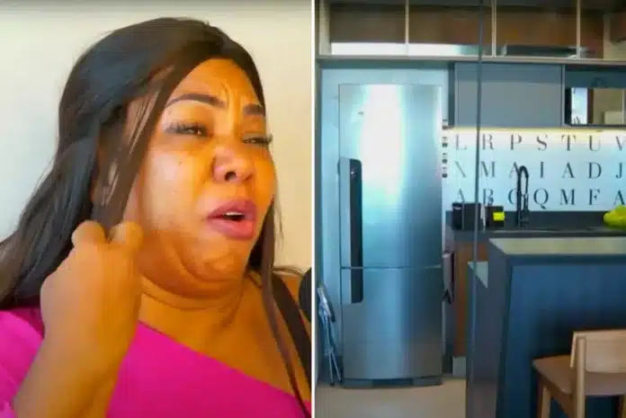 Mãe de Davi se muda para apartamento mobiliado pago por concorrente da Globo